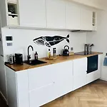 보트호텔 Surla Houseboat 