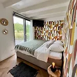 보트호텔 Surla Houseboat 