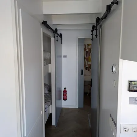 Botel Surla Houseboat 