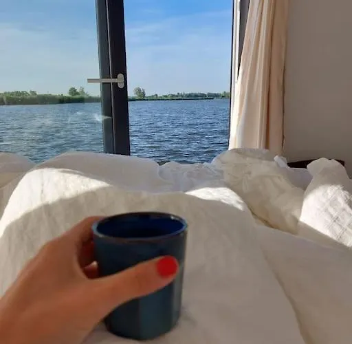 Surla Houseboat Walvis Kagerplassen Buitenkaag