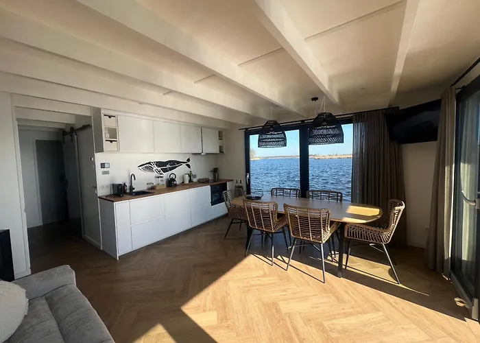 Surla Houseboat Walvis Kagerplassen Botel Buitenkaag
