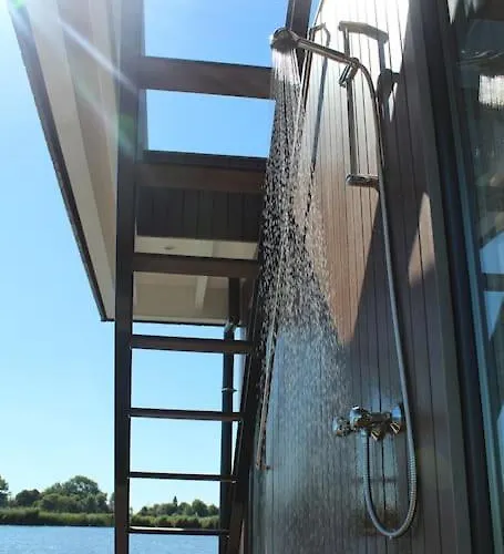 Surla Houseboat Walvis Kagerplassen Buitenkaag