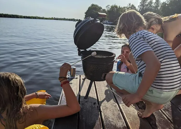 Surla Houseboat Walvis Kagerplassen * Buitenkaag