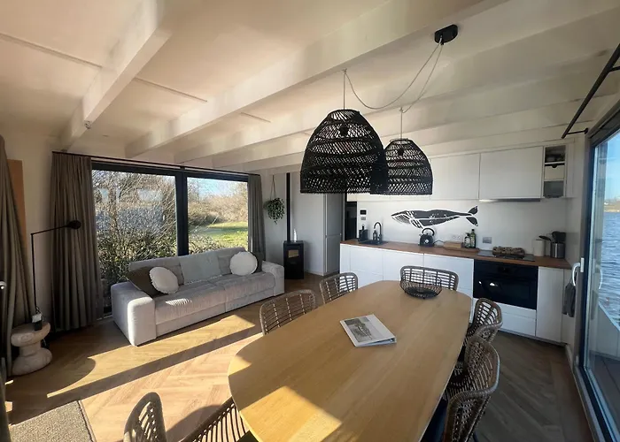 Surla Houseboat Walvis Kagerplassen Botel